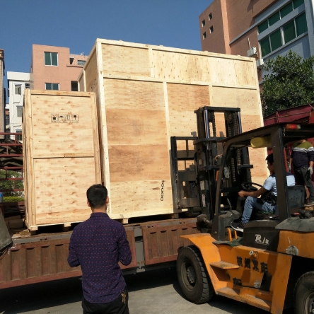 ��Ѭ�������豸������װľ��